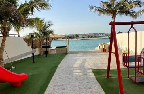 Dhahban Ski Chalet | فيلا السعادة بشاطي خاص درة العروس