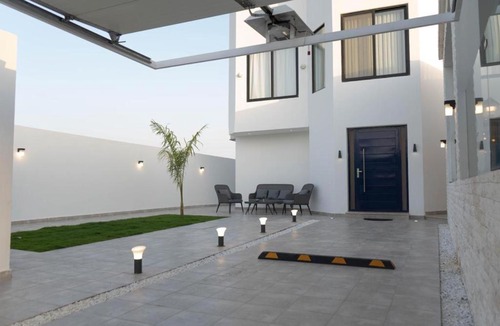 Jeddah Villa | فيلا راقية بحديقة ومسبح مجهزة بـ دي جي وعازل صوتي للايجار اليومي
