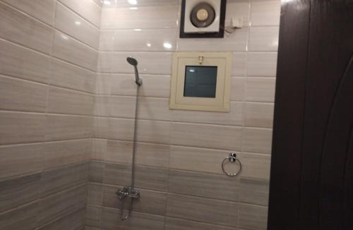 Al Kura Hotel | كازا رست للوحدات السكنية
