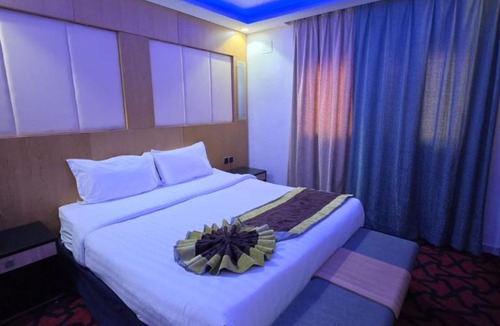 King Abdul Aziz Road Apartment | مؤسسة ميرا سويت للشقق المخدومة