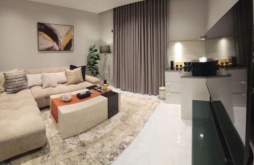 Al Wahah Apartment | مسكن فاخر غرفتي جلوس ونوم بسندس