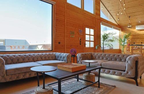 Dhahban Ski Chalet | منتجع سي فيو - sea view cottages