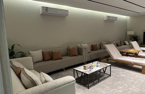 Al-Hofuf Resort | منتجع واحة العز بالهفوف