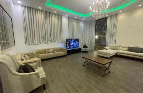 Dhahban Ski Chalet | منتجع واستراحة اليخت