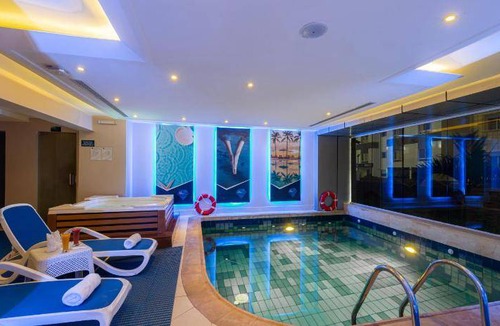 Al-Hamra'a Hotel | 100 m² Hotel ∙ 127 guests
