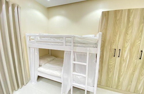 Sari Street Hostel | 12H Hostel JED سكن مشترك للسياح فقط
