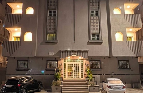 Al Faisaliyah Apartment | 2-bedroom apartment in fabulous city centre Jeddah with secured gates.