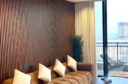 Al Khobar Apartment | 2BR sea view75TV Self Check in Cinem