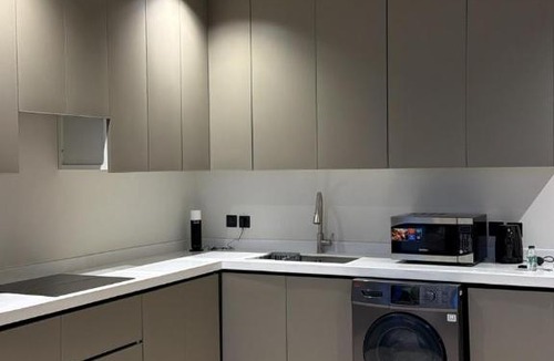 Al Khobar Apartment | 2BR sea view75TV Self Check in Cinem