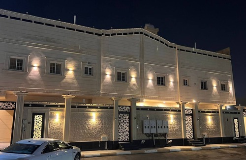 Al Kura Apartment | Al Salam Apts Bedroom Living j-16