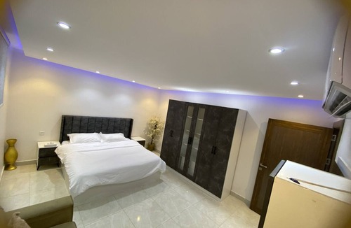 Medina Apartment | Al Salam Three Bedrooms Family a1