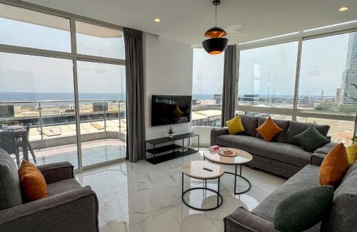 Ash Shati Apartment | Almasarat Tower Sea View