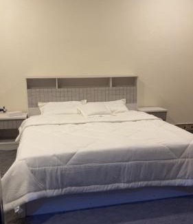 Al-Hamra'a Apartment | Apartment with bed room and salon