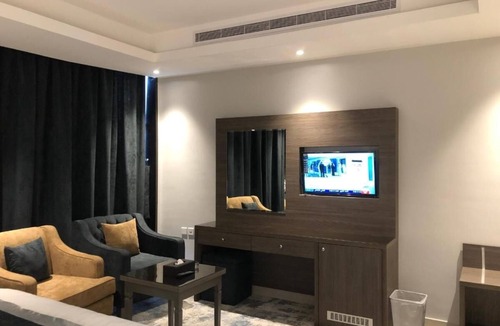 Al-Hamra'a Hotel | Asal Al Rimal Hotel For Hotel Service