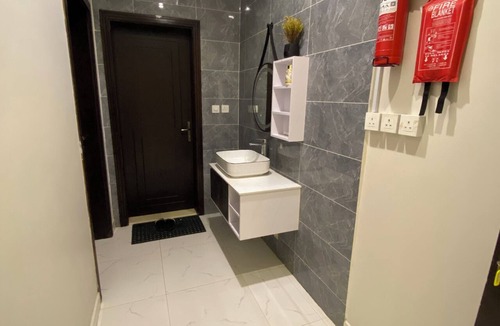 Al Kura Apartment | Avenor Apartment J8 – Luxury 1-Bedroom with Private Bathroom | Al Hamdaniyah