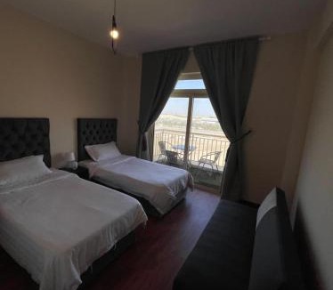 Bay La Sun Apartment | B city view