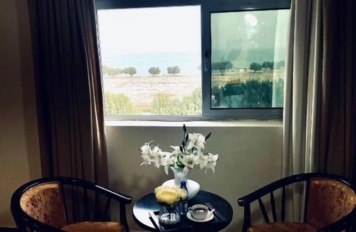 Al Jubail Apartment | Burj Al Almas