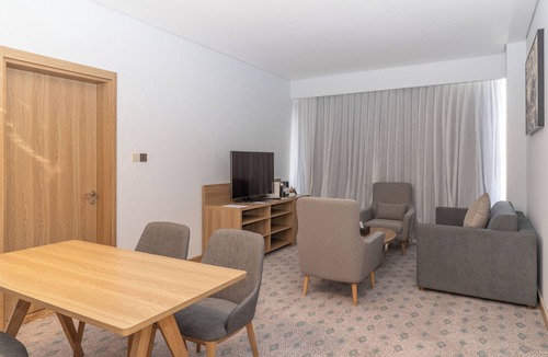 Sari Street Hotel | Casa Diora Hotel Al Rawdah