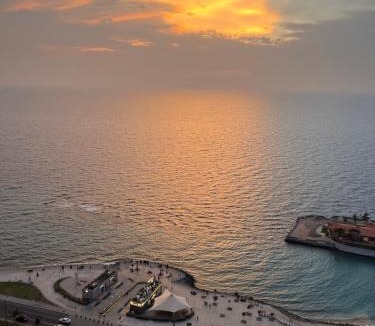 Ash Shati Apartment | Damac Al Jawharah Tower Versace Sea View شقة فرزاتشي بإطلالة بحرية برج داماك الجوهرة