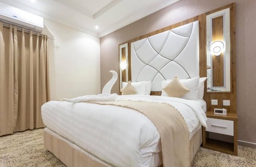 Hera Street Apartment | Dior inn apartments