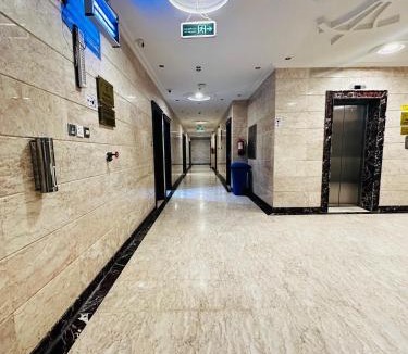 Mecca Hotel | Diouf Al-Maqam Al-Dhahabi Hotel Free shuttle service to the Haram