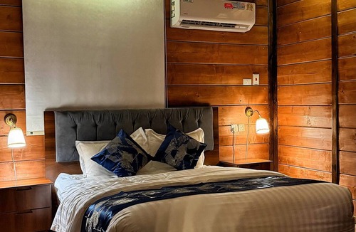 Taif Hotel | Jakarta Hotel Huts