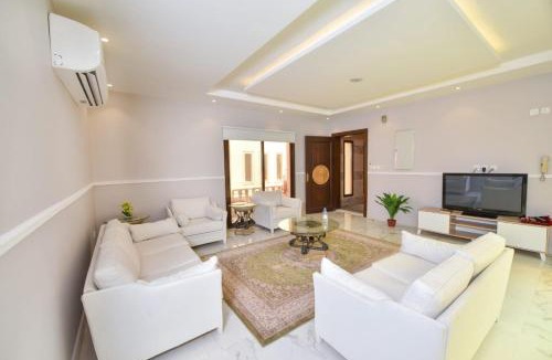 Dhahban Apartment | La Famille Guest House-Families Onlyللعوائل فقط
