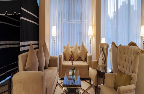 Al-Hamra'a House | Luxe King Escape | Jeddah’s Harbour Gateway