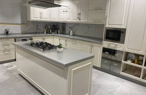 Al-Safa Apartment | Luxury 5-Bedroom Apartment with 5 Bathrooms and Private Courtyard شقة فخمة