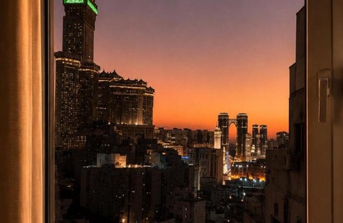 Ajyad Apartment | Luxury Apartment Clock Tower View 10 Min Walk to Haram