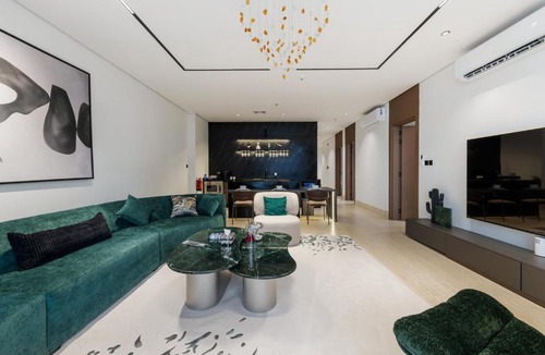 Al Khobar Apartment | Luxury Sea Apartment 4 BD 4 Baths 2 TVs