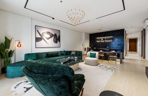 Al Khobar Apartment | Luxury Sea Apartment 4 BD 4 Baths 2 TVs