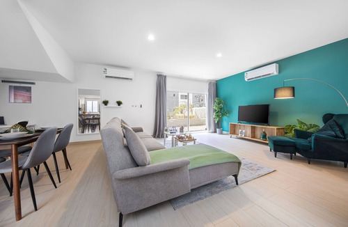 King Abdul Aziz Road Apartment | Mabaat - White Pearl Al Basatin - 600