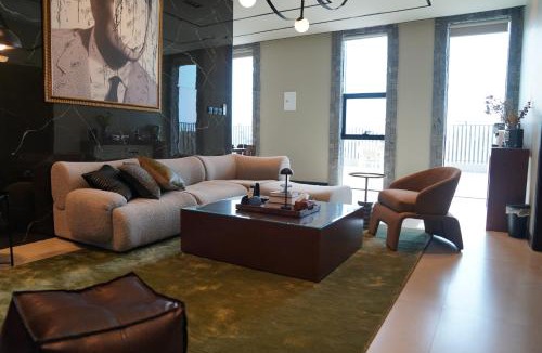 Hera Street Apartment | Manazel AL-Diriyah - ALZahra 2BR Stylish Stay 75TV 35