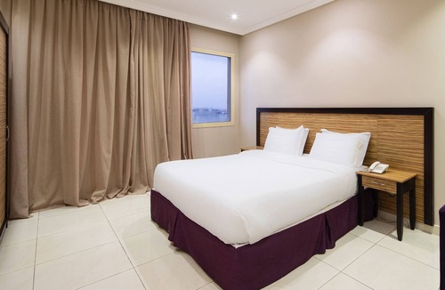 Al Kura Hotel | Mirada Purple - Ubhor