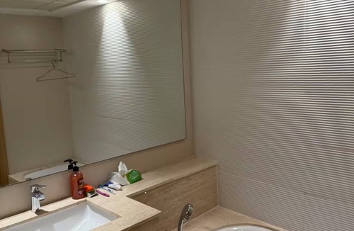 Muharraq Apartment | Modern 1-Bedroom Apartment with Balcony Dalmouniya