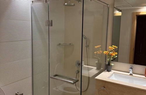 Muharraq Apartment | Modern 1-Bedroom Apartment with Balcony Dalmouniya