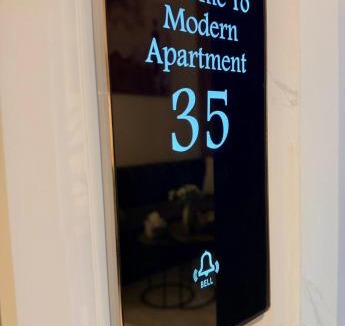 Hera Street Apartment | Modern Apartment 5