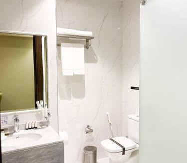 Al Kura Apartment | NARS Plus Al Basateen