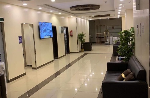 Mecca Hotel | Olyaan Silver