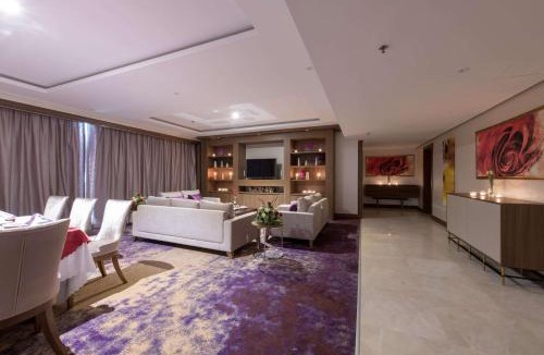 Palestine Street Hotel | Ramada by Wyndham Continental Jeddah