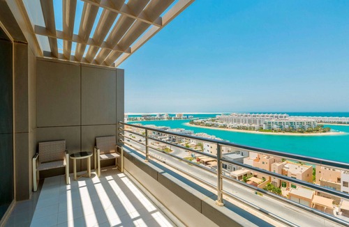 Muharraq Hotel | Ramada Hotel & Suites by Wyndham Amwaj Islands Manama