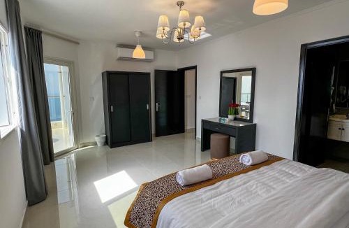 Ash Shati Apartment | Sky-high Villa فيلا عنان السماء