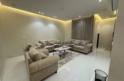 Medina Apartment | Spacious 4-bedroom apartment in fantastic Madinah with AC