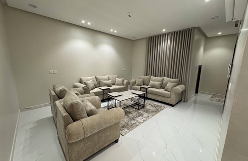 Medina Apartment | Spacious 4-bedroom apartment in fantastic Madinah with AC
