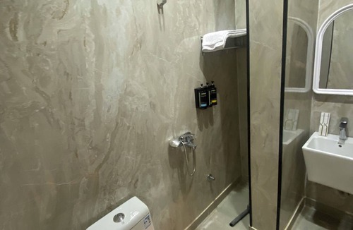 Al Kura Apartment | Studio Apartment in Al Hamdaniyah-J4