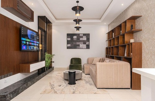 Riyadh Apartment | Stylish AlQirawan Retreat with Smart TV, WiFi