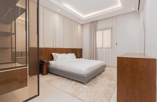 Riyadh Apartment | Stylish AlQirawan Retreat with Smart TV, WiFi