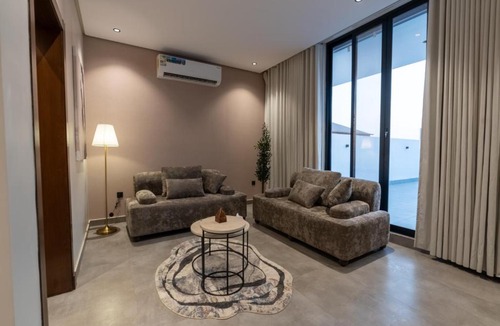 Al Kura Apartment | Urban Stay Yaqoot