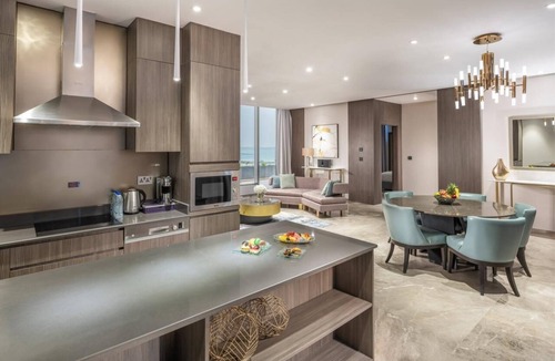 Bay La Sun Apartment | Views Hotel & Residences